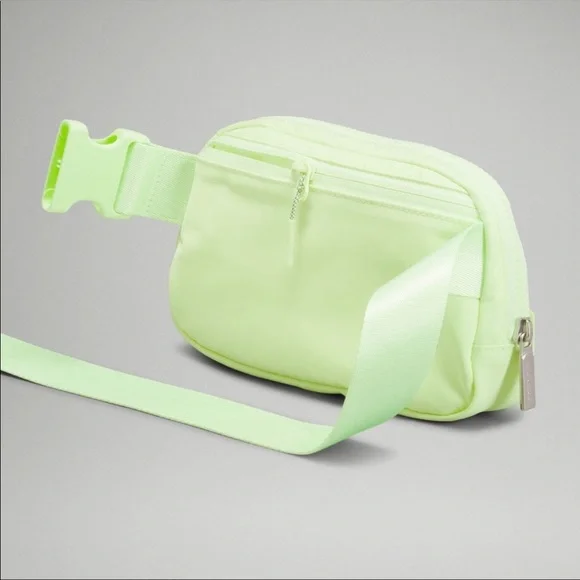 🍋Lululemon Everywhere Belt Bag Extended Strap in Faded Zap - Picture 4 of 9